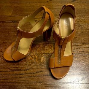 Michael Kors cognac shoes with gold zipper